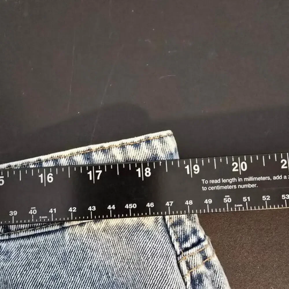 Shein‎ Curve Women's Plus Distressed Asymmetrical Button Cut Off Jean Shorts 1X - Picture 8 of 10